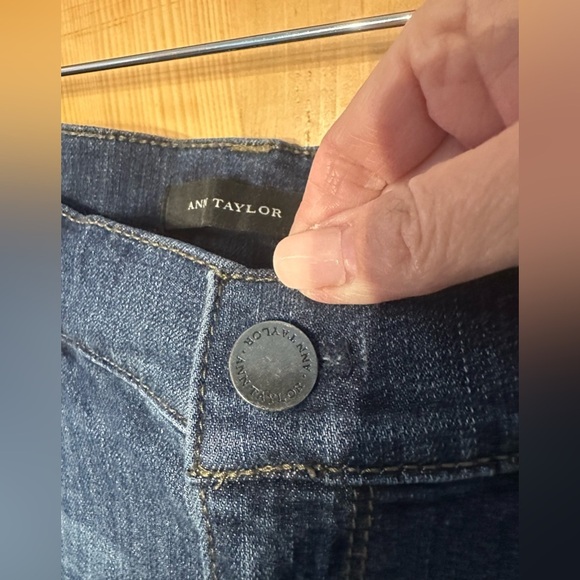 Ann Taylor The Skinny Modern Fit Jeans Size 8 - Picture 4 of 8